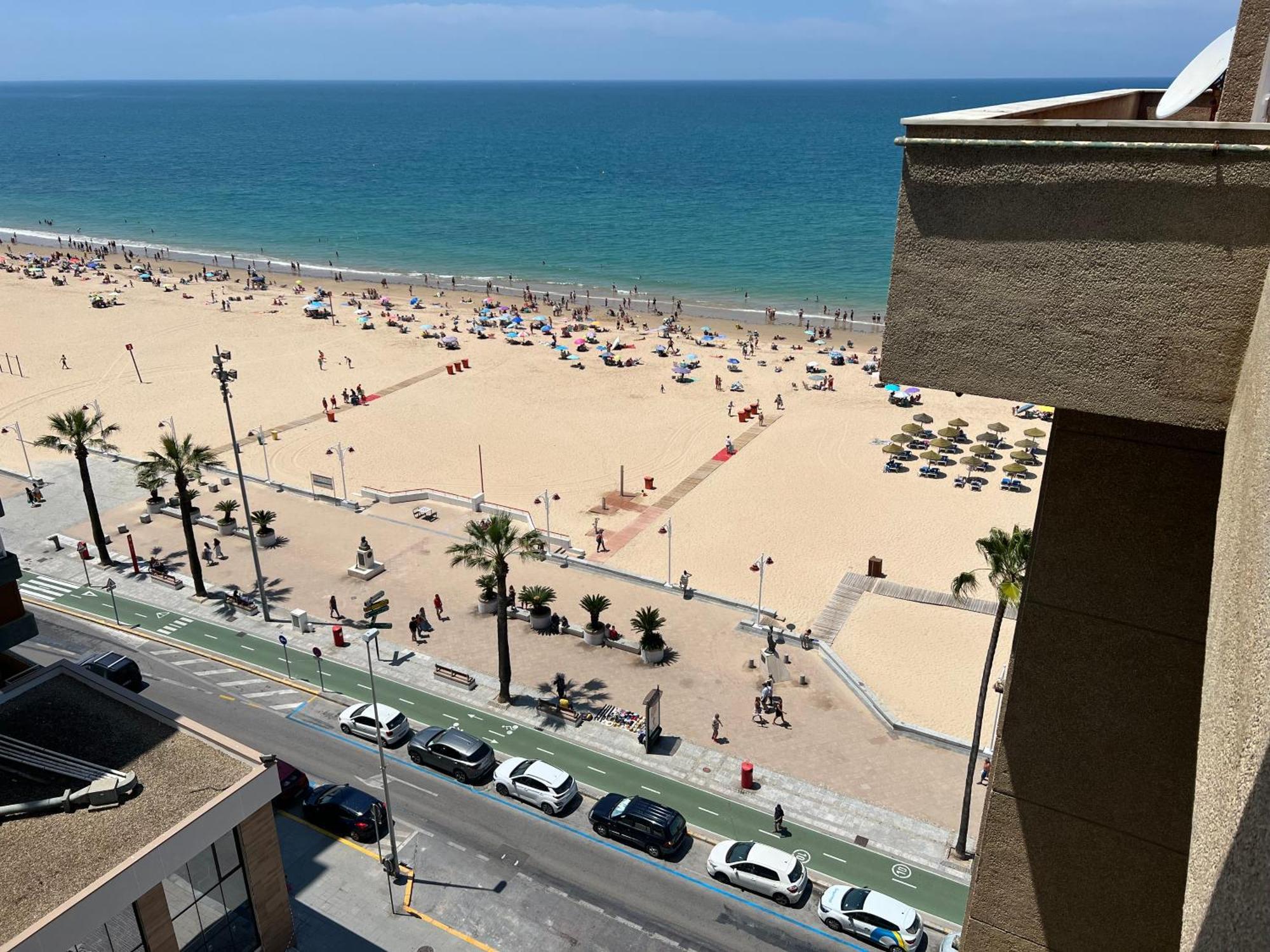 Atico Primera Linea De Playa. カディス エクステリア 写真